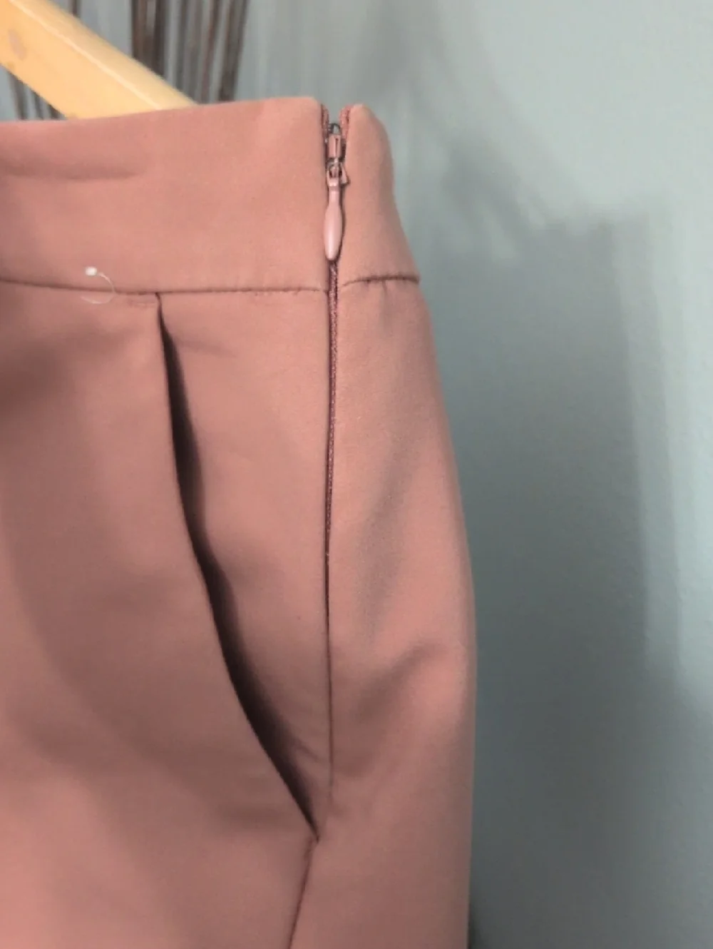 Express Corset-Tie Mid-Rise Shorts in Dusty Rose
